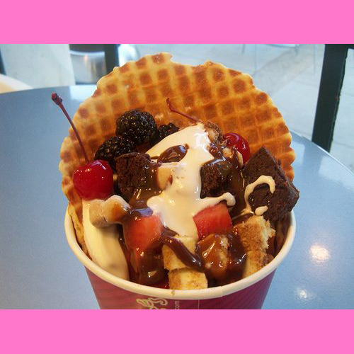 Frenzi_Frozen_Yogurt_Waffle_Bowl_Wednesdays